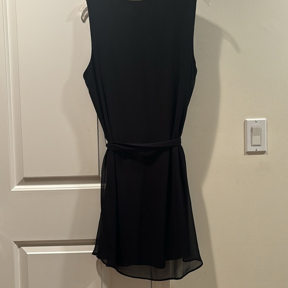 Black lined dress with sheer overlay and tie belt New without tags.Size XL - Picture 6 of 10